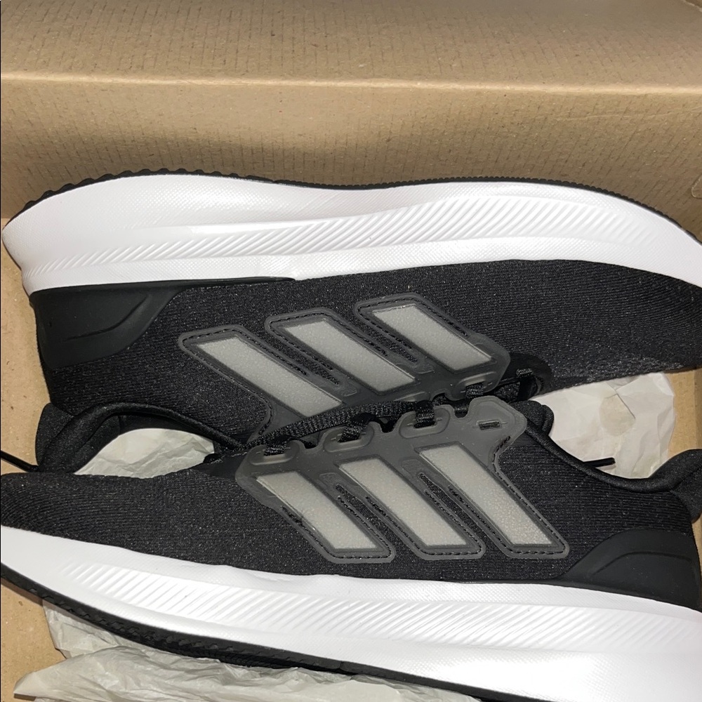Brand new Adidas Ultrarun Black and Gray Athletic Shoes